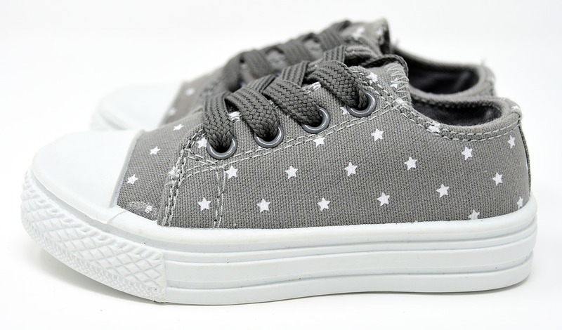 childrens-shoes-3404011_960_720.jpg
